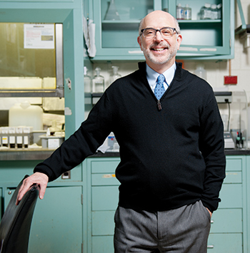 DCIS diagnosis is straightforward in most cases, but at either end of the spectrum it’s less so, says Dr. Stuart Schnitt. “There’s no substitute for having face-to-face, real-time conversations with clinicians related to the care of these patients with borderline or equivocal lesions.”